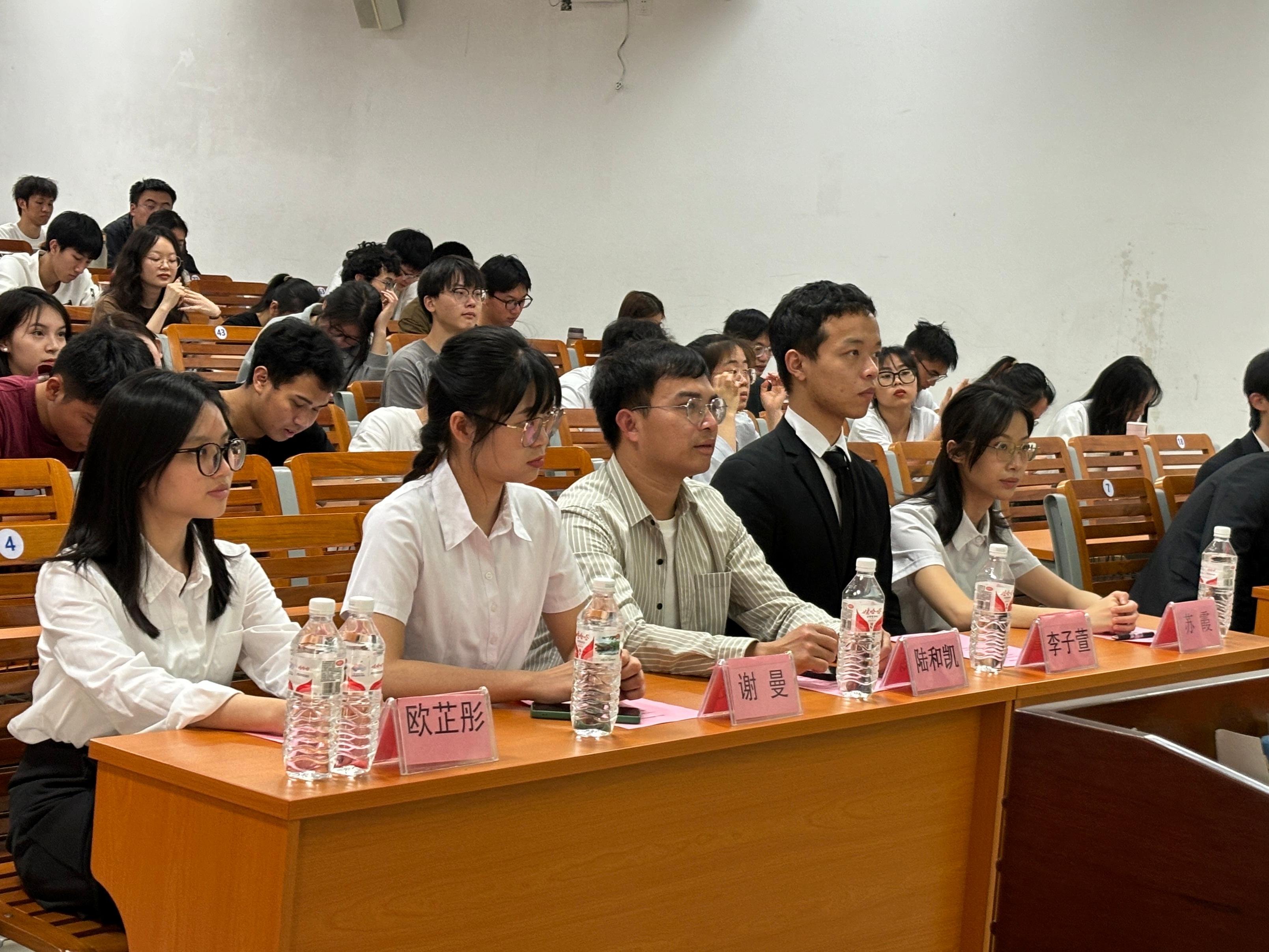 最全买球app官网第五十三期团学班开班大会顺利举行